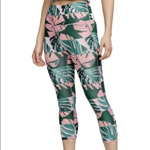 Women’s Nike Dri-Fit Botanical Print Fast Crop Leggings